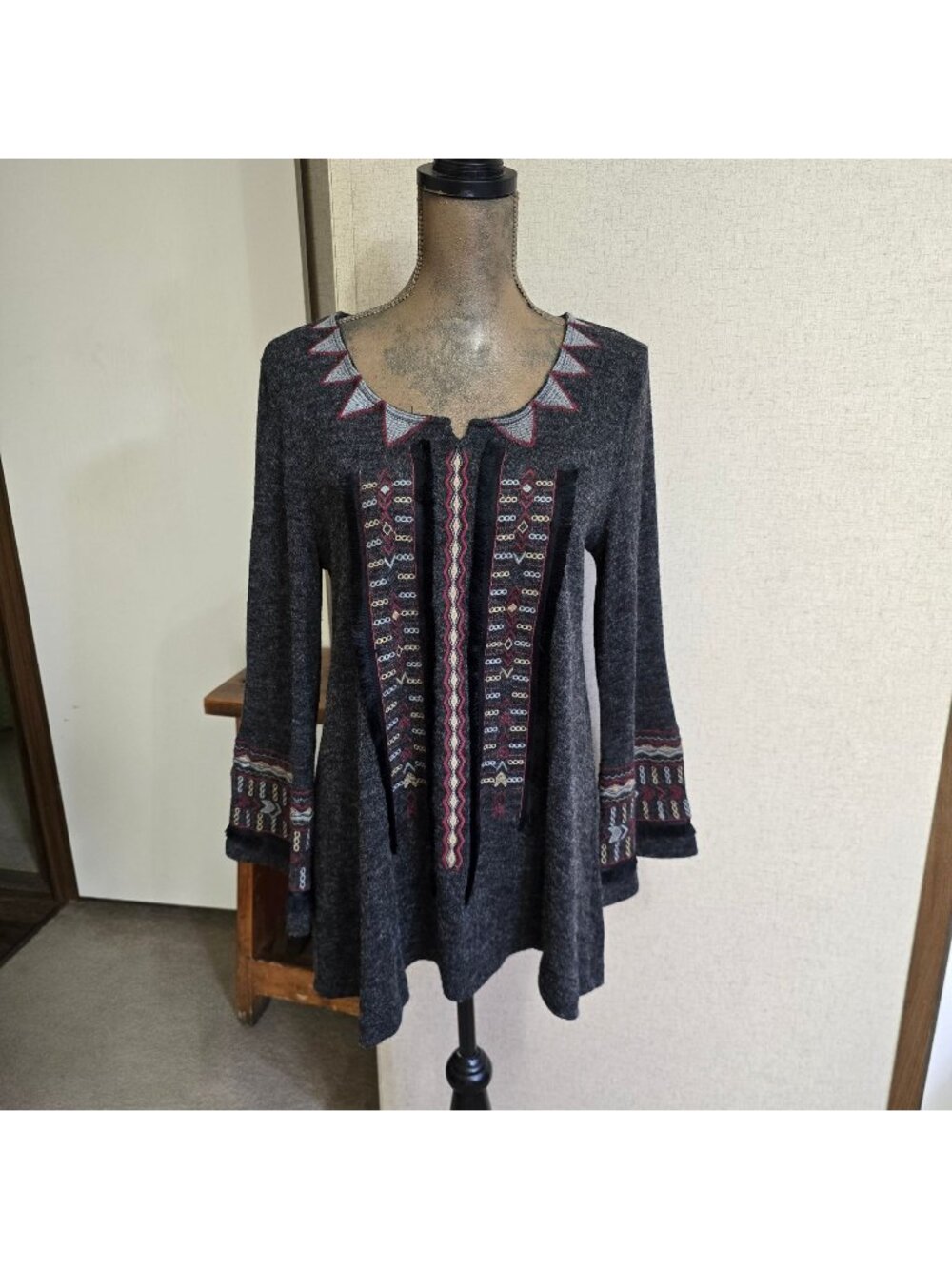 Monoreno Small Tunic Mini Dress Gray Embroidered Boho Long Sleeve Bell Sleeves